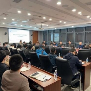 �人�������������ſ�չƬ��������Ŀı����ʵ�ٽ�����ѵ