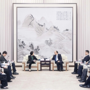 香港特别行政区政府投资推广署署长刘凯旋到访武汉经开区