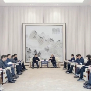 武汉经开区|刘子清与同济医院党委书记唐洲平座谈交流