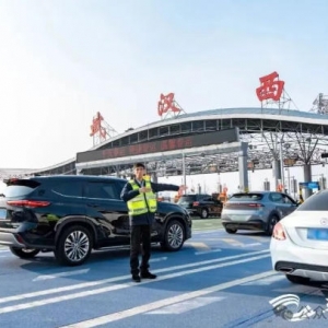 �人������|8���������۰ĸ��ٹ�·�������θ���������ͨ���ˣ�