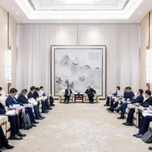 �人������|����������ǿ�붫��������ί��ί�����ܾ���������̸����