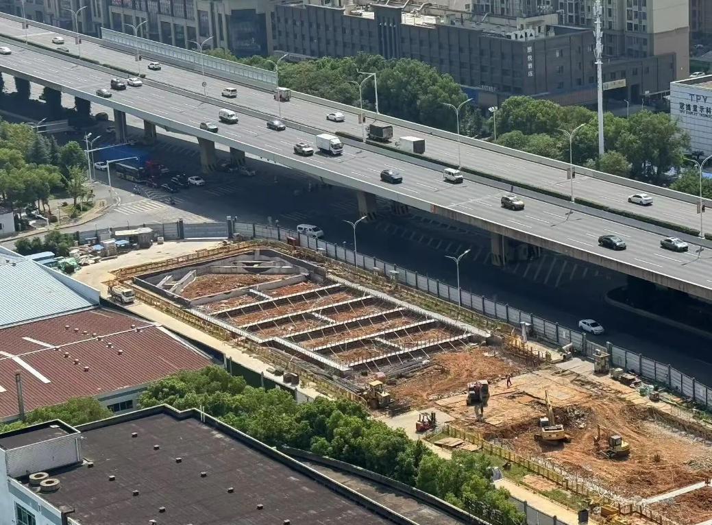 武汉经开区|3号线二期枫树一路站疯狂赶进度!