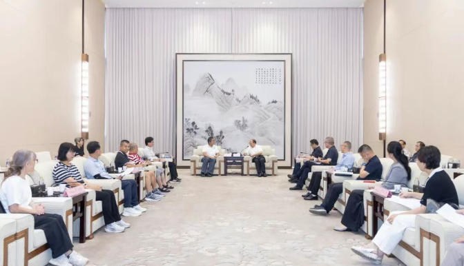 台湾民间交流参访团到访武汉经开区 感受车谷创新发展活力