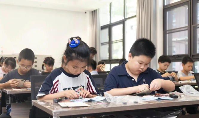 “官方带娃”来啦!武汉经开区暑期托管班开班