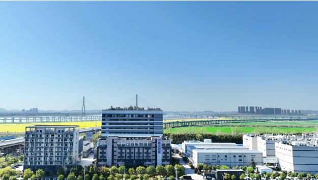点赞!武汉经开区首家千亿市值企业