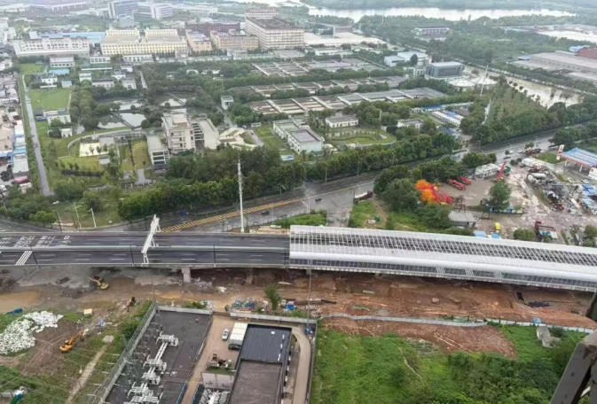 定了,武汉经开区左岸大道地面段预计9月铺设完成