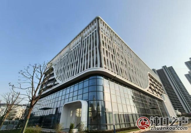 500个车位+商业配套!武汉经开神龙大道公共停车楼正式投用!