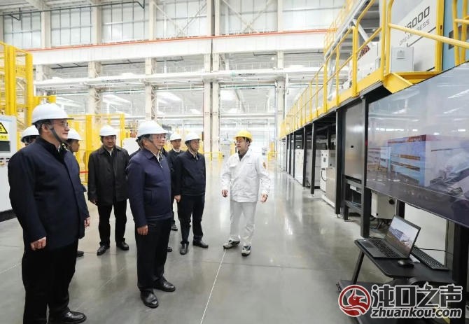 王忠林在武汉经开区宣讲全国两会精神并调研 因地制宜发展壮大新质生产力