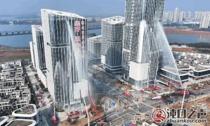 湖北超高层建筑灭火救援综合实战演练在武汉经开区举行