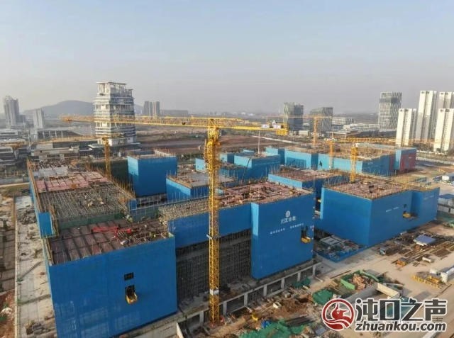 武汉汽车科技总部产业园（经开区新市民之家）已封顶！