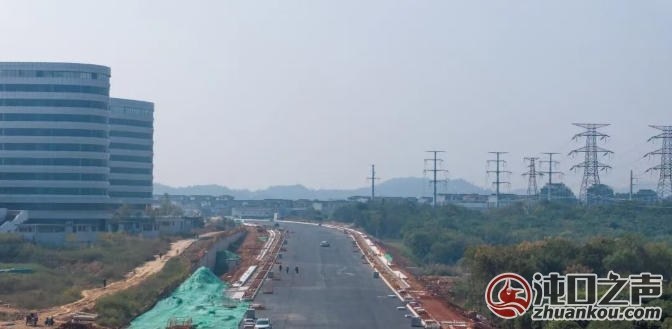 “水、陆、空”立体交通网全面铺开 中国车谷热潮奔涌势升腾