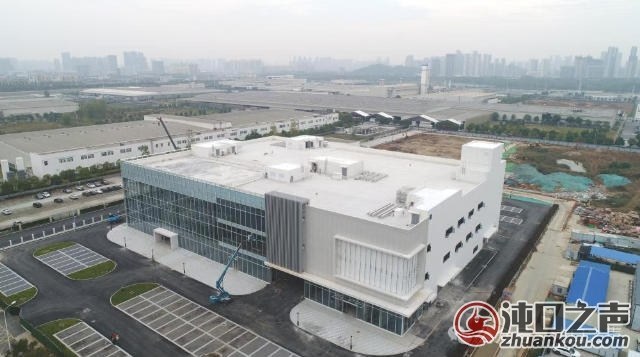 武汉经开区|岚图汽车黄金工厂用户中心建成!
