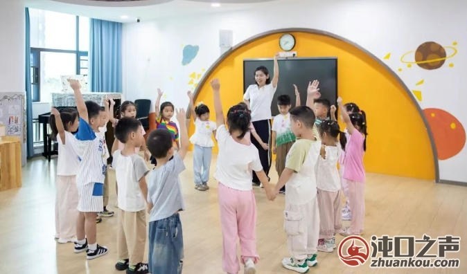 开学啦!武汉经开区8万余名学子开开心心上学堂
