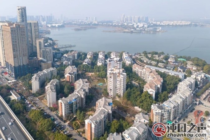 太好了！沌口金色港湾三期加装8部电梯