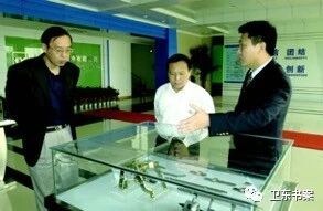 胡绪鹍, 李昌贤:全心全意为开发区的企业服务（上）