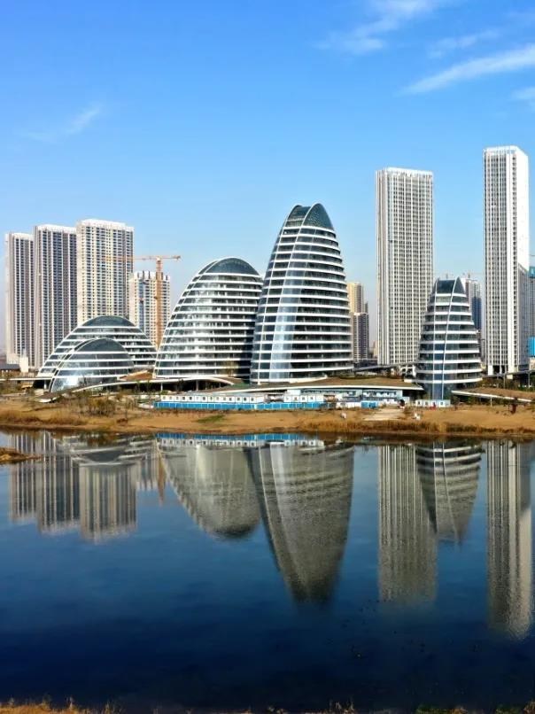 武汉经开区管委会主任赵永强调研车谷城发