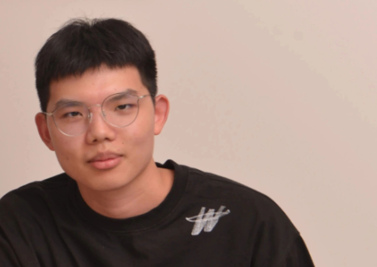 27岁武汉本地郎征婚，硕士，年薪15w+4套全款房！